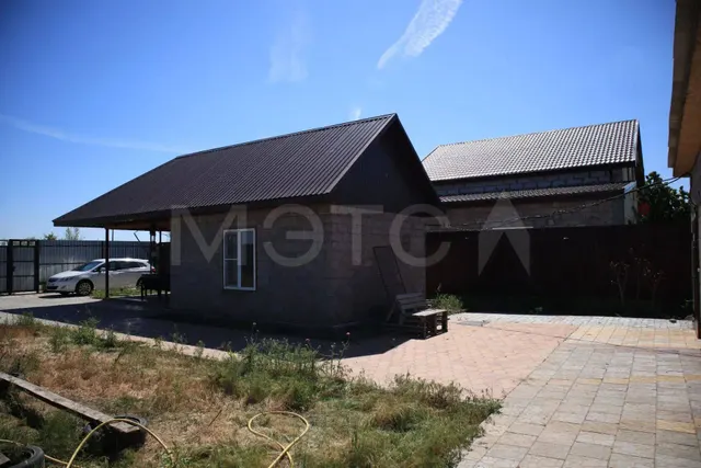 Дома и земельный участок 1096+/-12 кв.м. в Астраханской обл.