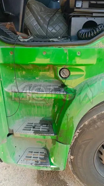 Грузовой тягач DAF-95XF430, 2004 года