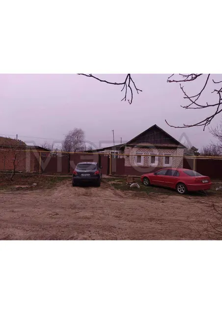 1/2 доля дома и 1/2 доля земельного участка в Астраханской обл.