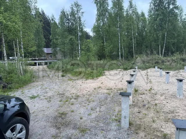 Земельный участок в Ленинградской обл., 1200 кв.м.