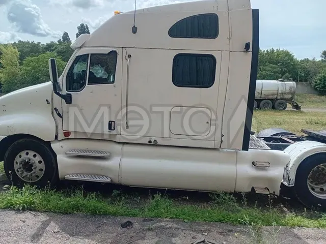 Грузовой автомобиль Kenworth T2000, 2001 года