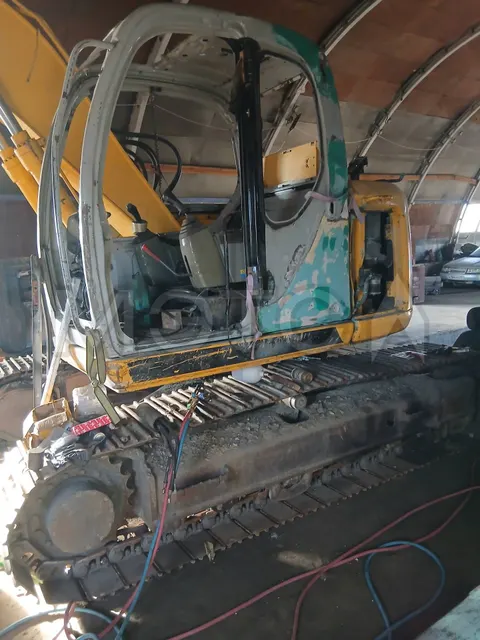 Гусеничный экскаватор KOBELCO E135SR-1ES, 2008 года