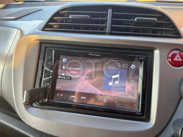 Honda Fit, 2012 года, 99 лс