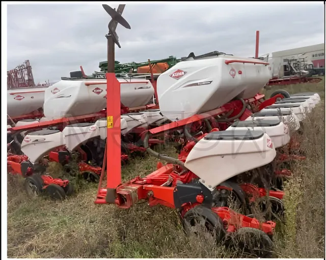 Сеялка KOCMA TRM прицепная (8 рядов, кукуруза, подсолнечник, с удобр. 1350л.), 2021 года