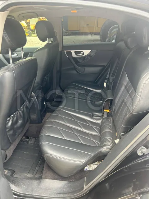 Infiniti FX37, 2011 года, 333 лс, 337117 км, полный привод, АКПП