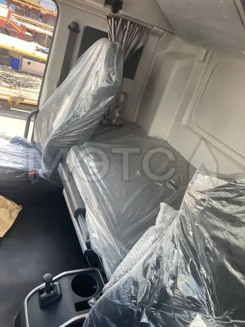 Седельный тягач Dongfeng KX 4x2, 2023 года