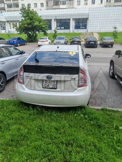 Toyota Prius, 2012 года, 180 лс, 204000 км