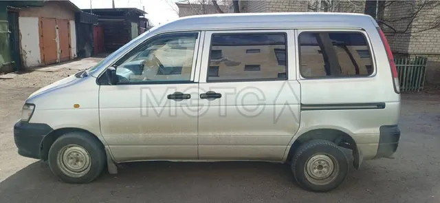 Toyota Town Ace, 2000 года, 130 лс