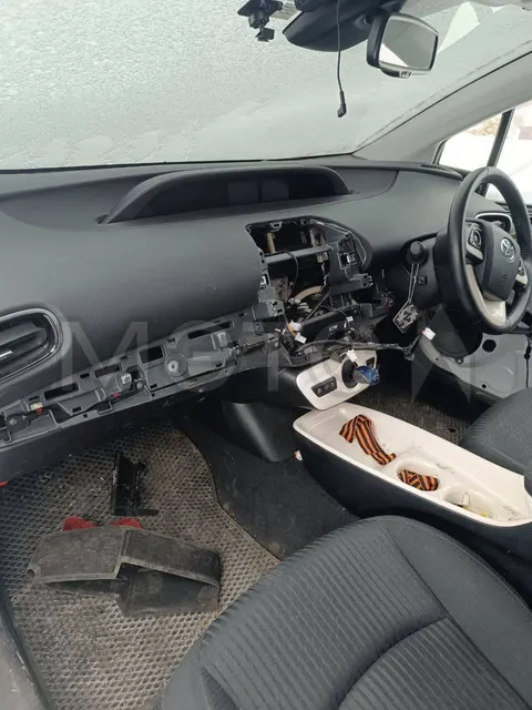 Toyota Prius, 2017 года, 98 лс, 200 000 км, АКПП