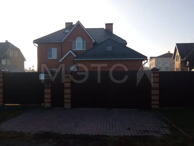 Дом 492,3 кв.м. и земельный участок 1196 кв.м. в Лобне