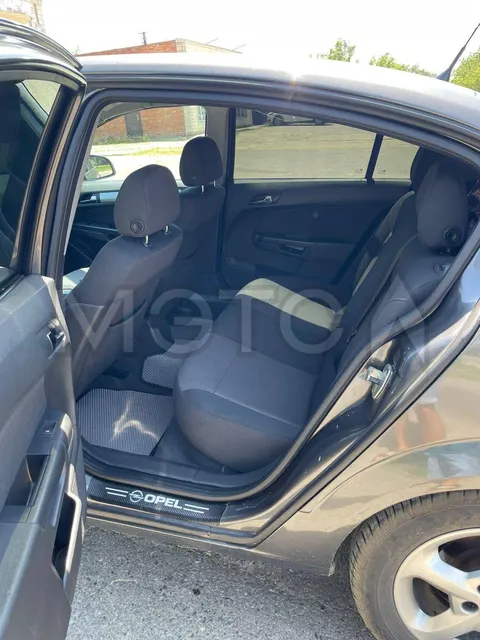Opel Astra, 2010 года, 115 лс