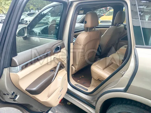 Porsche Cayenne, 2015 года, 440 лс, 195798 км, полный привод, АКПП