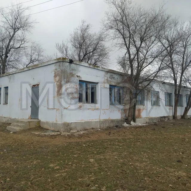 Здание в Калмыкии, 411,6 кв.м, ТМЦ