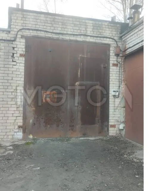 1/2 доля гаража и 1/2 доля земельного участка в Старом Осколе