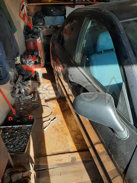 Mitsubishi Carisma, 2000 года, 99 лс