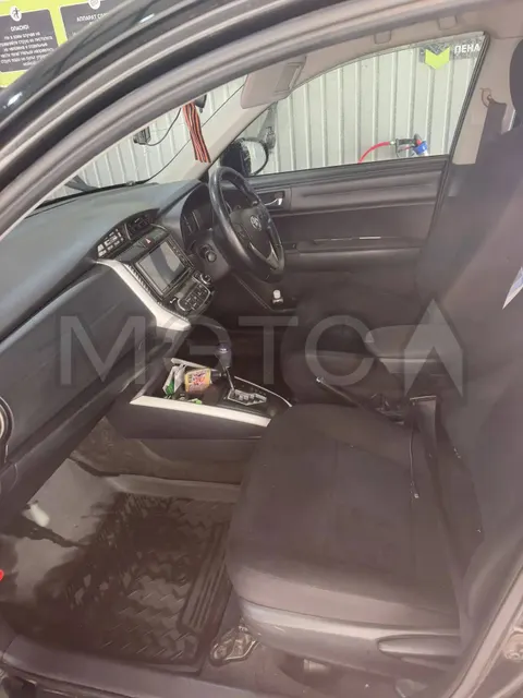 Toyota Corolla, 2014 года, 74 лс, 180200 км, АКПП