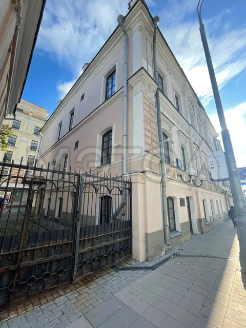 Здание 791 кв.м. и земельный участок 300 кв.м. в Москве