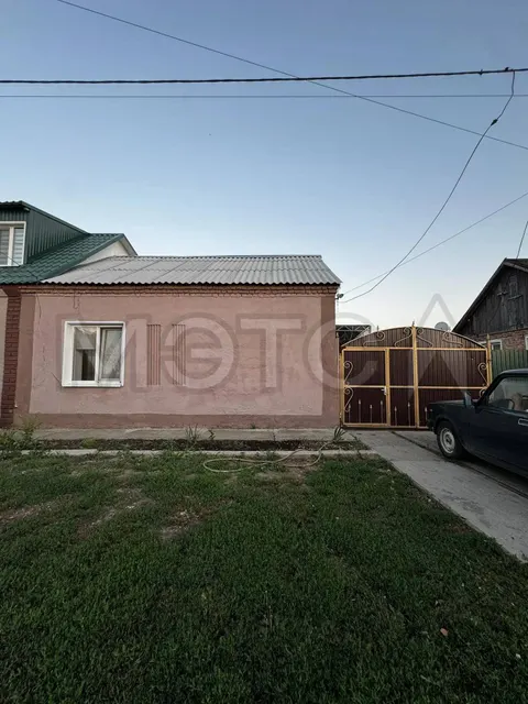 1/4 доли дома и 1/4 доли земельного участка в Саратовской обл.