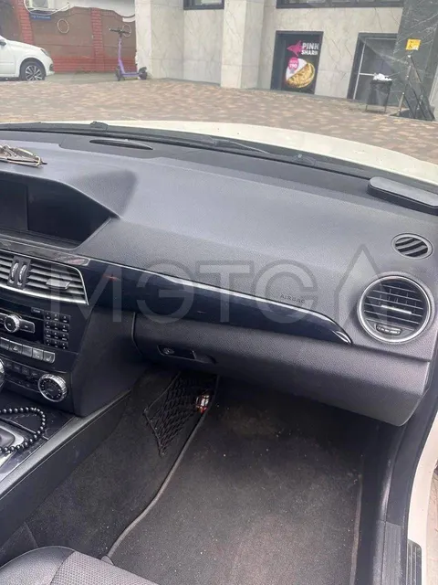 Mercedes-Benz C-Класс, 2011 года, 156 лс, 218895 км, АКПП