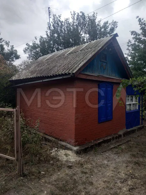 Здание 25 кв.м. и земельный участок 898 кв.м. в Донецке
