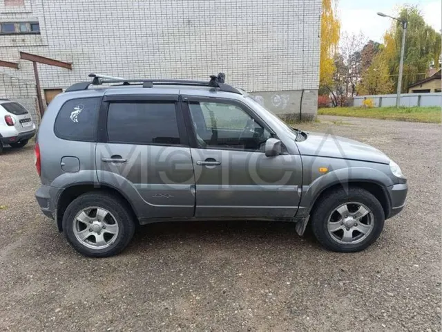 Chevrolet Niva, 2010 года, 80 лс, 185189 км, полный привод