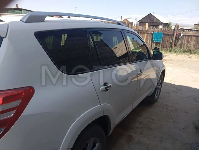 Toyota RAV4,, 2011 года, 158 лс