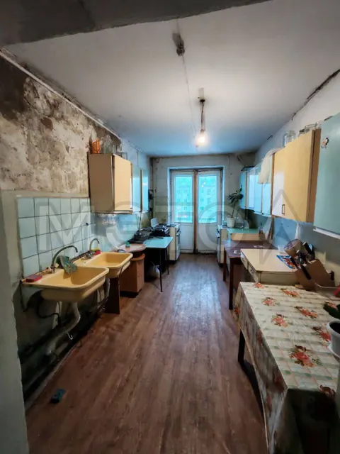 1/4 доля комнаты в Кирове