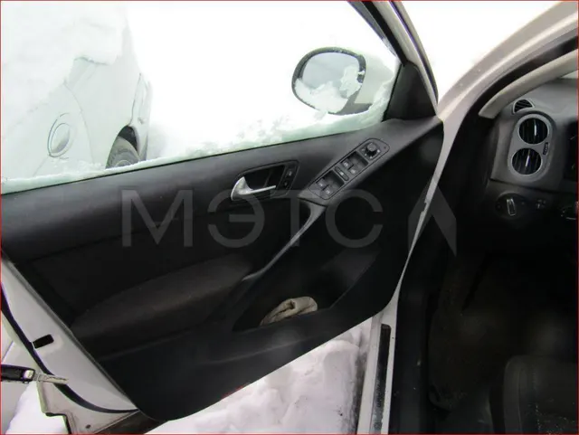 Volkswagen Tiguan, 2012 года, 122 лс