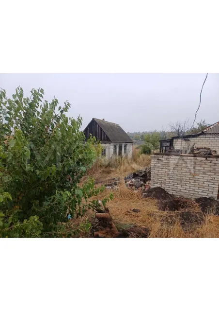 Дом 52,5 кв.м, здания и земельный участок 2373 кв.м. в Ростовской обл.