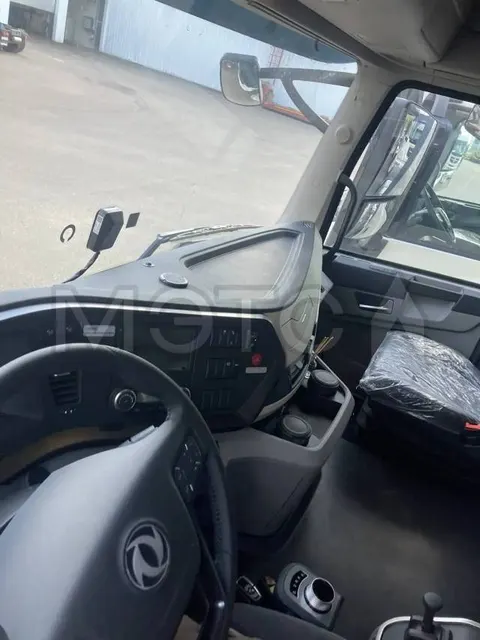 Седельный тягач Dongfeng KX 4x2, 2023 года