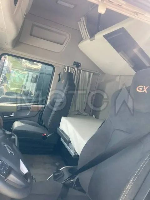 Грузовой тягач седельный Dongfeng GX 4x2, 2023 года