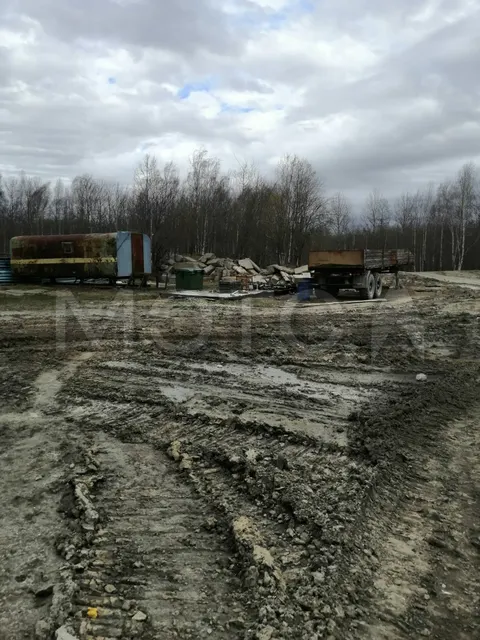 Здание 674,5 кв.м. и земельный участок 79136+/-2461 кв.м. в ХМАО-Югра