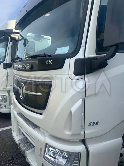 Седельный тягач Dongfeng KX 4x2, 2023 года