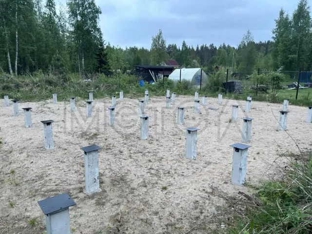 Земельный участок в Ленинградской обл., 1200 кв.м.