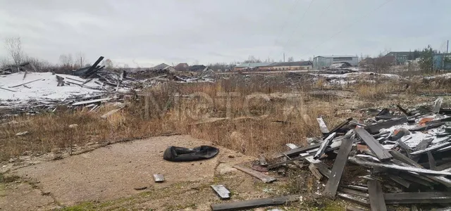 Здание и земельный участок 1325 кв.м. в Вологодской обл.