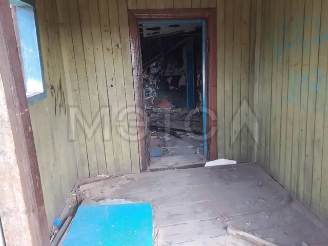 1/2 доля здания и 1/2 доля земельного участка в Красноярском крае