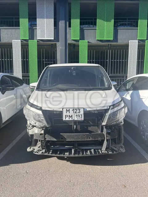 Toyota Voxy, 2015 года, 152 лс, 199901 км, АКПП