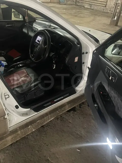 Isuzu Aska, 2001 года, 140 лс, 300000 км, АКПП