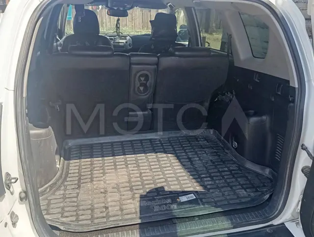 Toyota RAV4, 2011 года, 158 лс