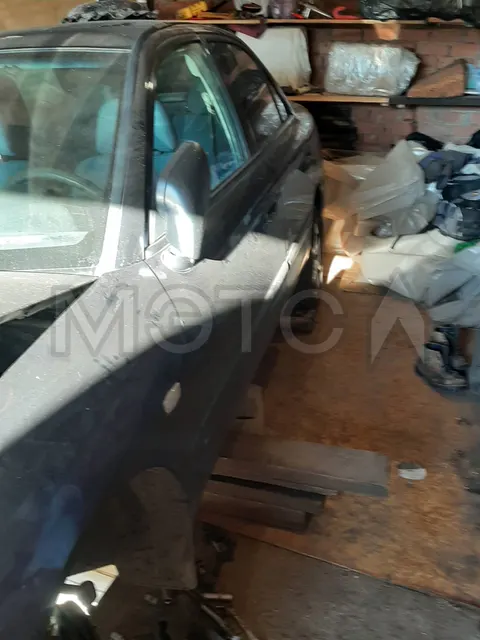 Mitsubishi Carisma, 2000 года, 99 лс