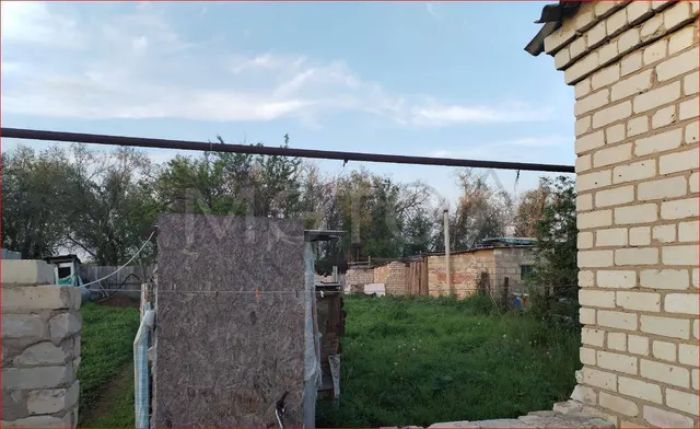 1/6 доля дома и 1/6 доля земельного участка в Саратовской обл.