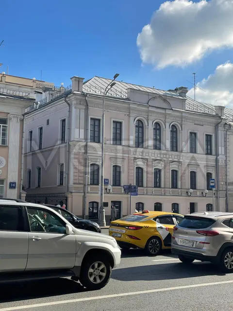 Здание 791 кв.м. и земельный участок 300 кв.м. в Москве