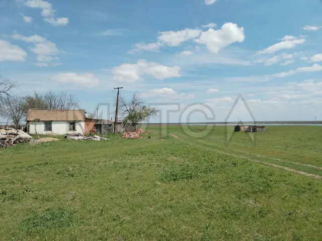 Дом 36,6 кв.м. и земельный участок 1738 кв.м. в Калмыкии