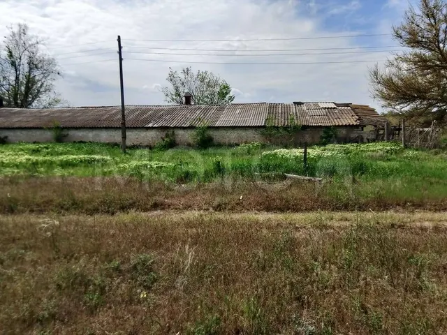 Здание 490,9 кв.м. и земельный участок 602+/-215 кв.м. в Ростовской обл.