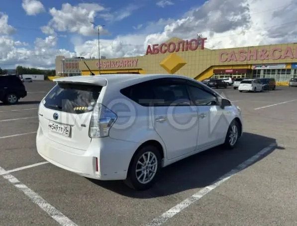 Toyota Prius Alpha, 2014 года, 99 лс, 258000 км, АКПП