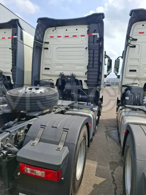 Седельный тягач Dongfeng KX 4x2, 2023 года