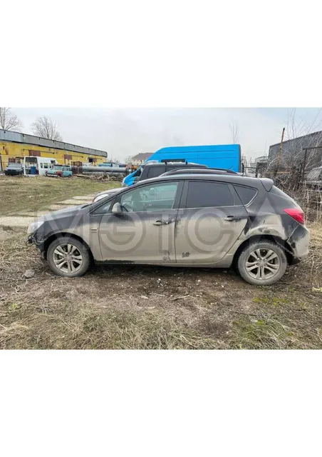 Opel Astra, 2013 года, 116 лс
