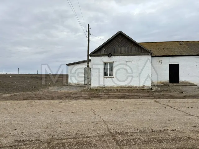 Здание 144,5 кв.м. и земельный участок 336 кв.м. в Калмыкии