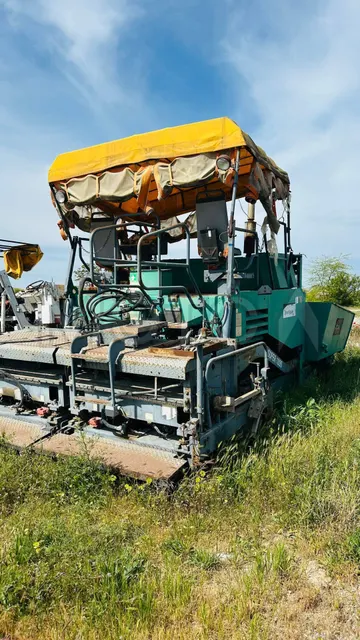 Асфальтоукладчик VOGELE AG SUPER 1800 0901СА92, 2004 года.