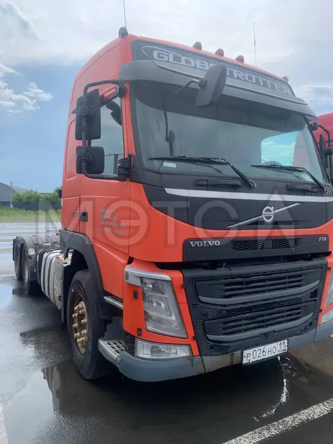 Грузовой тягач седельный Volvo FM TRUCK 6X4, 2016 года